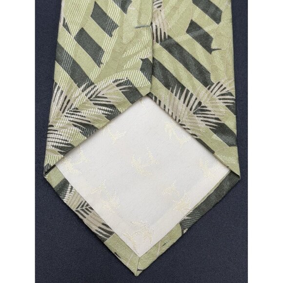 TOMMY BAHAMA Tie Men's 100% Silk Green Beige Floral Trees Leaves Strips GUC - Picture 4 of 8